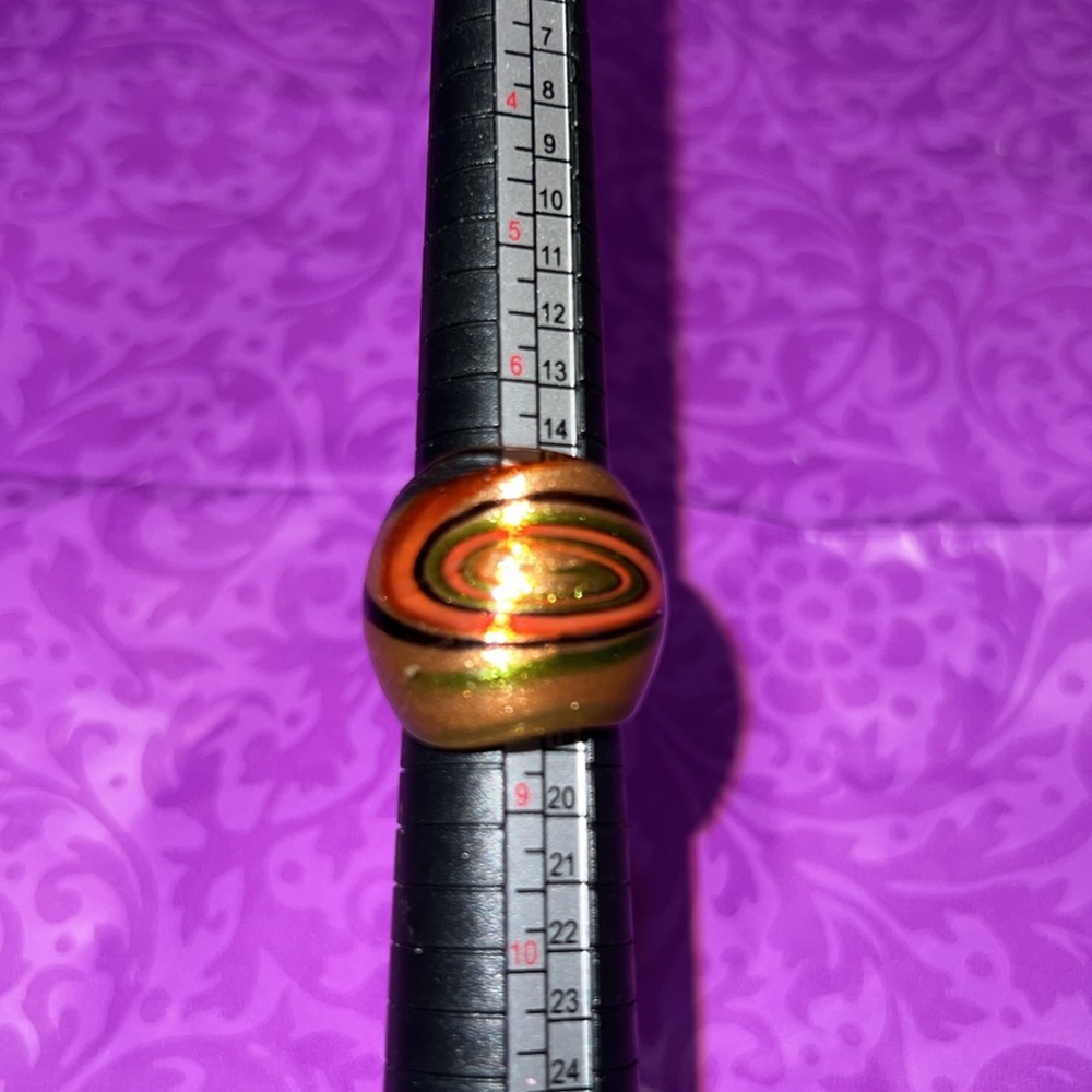 New Old Stock Vintage Art Deco Brown Glass Marbled Natural Tones Ring Size 7.5 - Picture 2 of 3